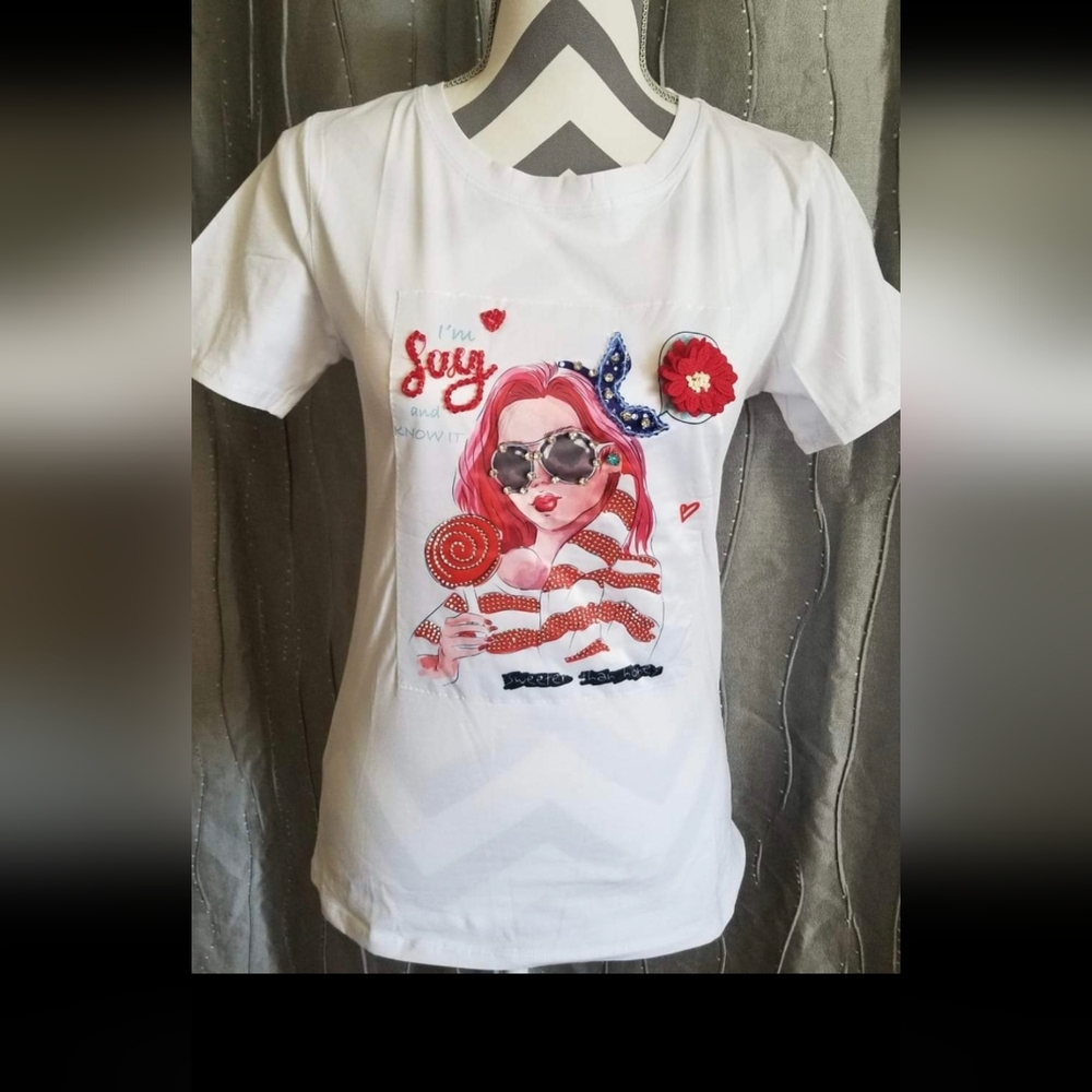 Chic Stylish White  T-Shirt with Graphic Print